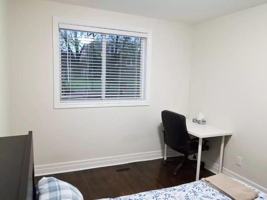 Private Rooms 5 Min Finch West Subway - York University Toronto Exteriör bild