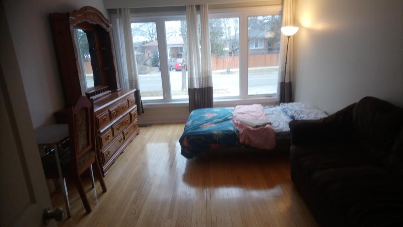 Private Rooms 5 Min Finch West Subway - York University Toronto Exteriör bild