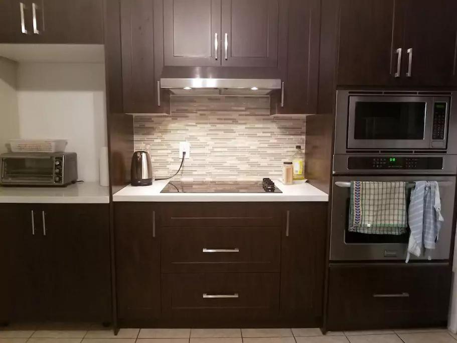 Private Rooms 5 Min Finch West Subway - York University Toronto Exteriör bild