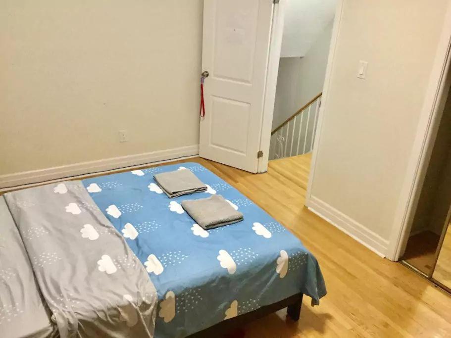 Private Rooms 5 Min Finch West Subway - York University Toronto Exteriör bild