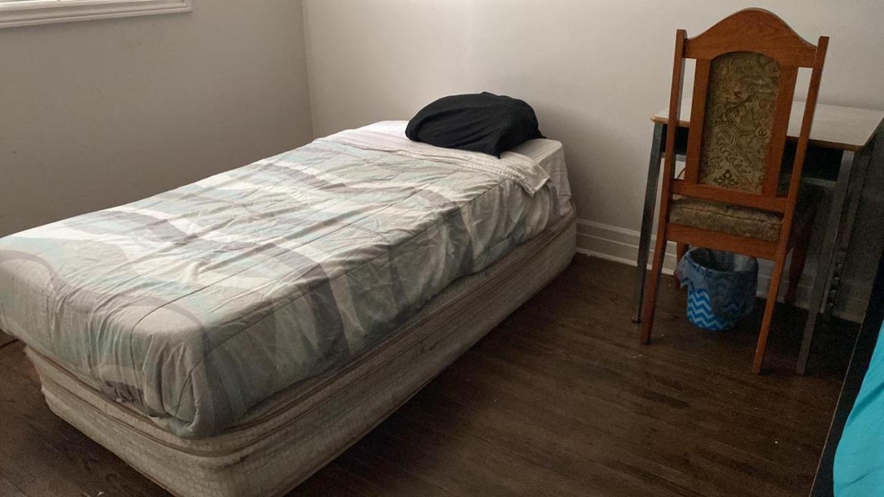 Private Rooms 5 Min Finch West Subway - York University Toronto Exteriör bild