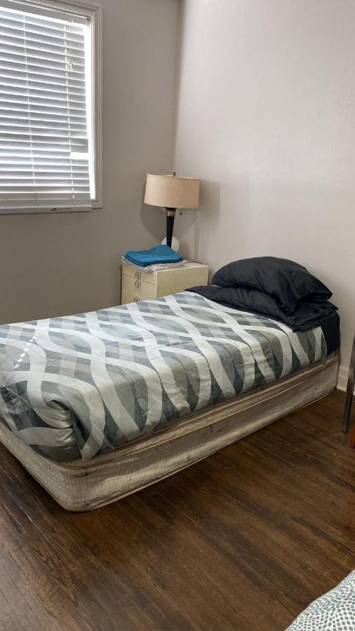 Private Rooms 5 Min Finch West Subway - York University Toronto Exteriör bild