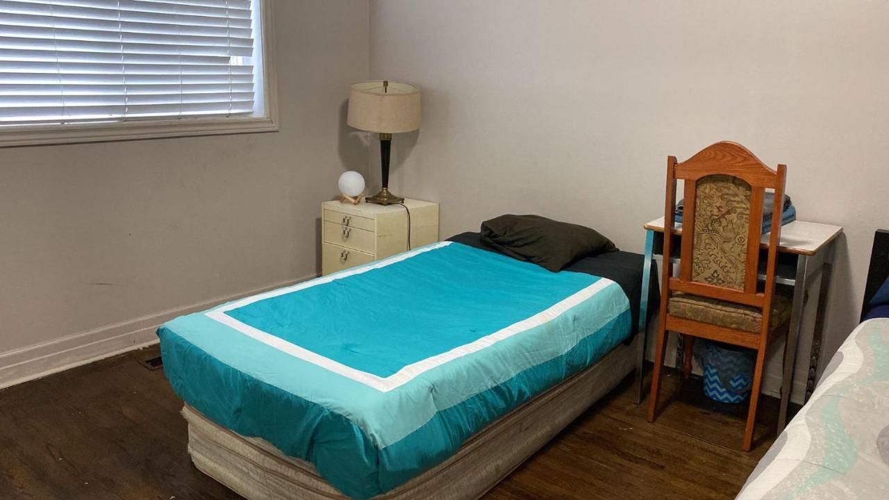 Private Rooms 5 Min Finch West Subway - York University Toronto Exteriör bild