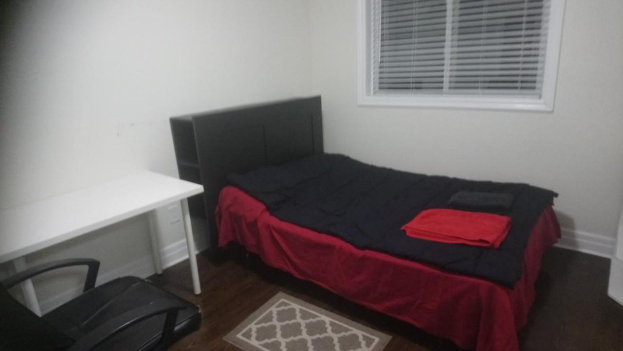 Private Rooms 5 Min Finch West Subway - York University Toronto Exteriör bild