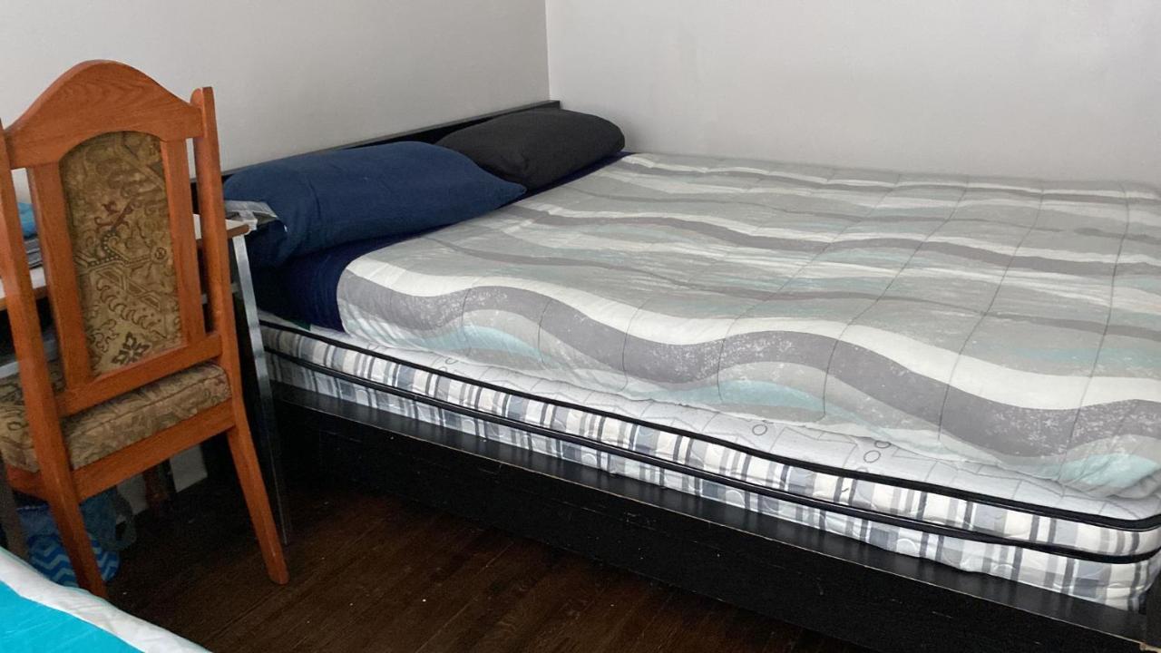 Private Rooms 5 Min Finch West Subway - York University Toronto Exteriör bild